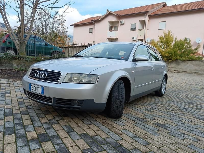 Usata 2004 Audi A4 Station wagon | 1999 € (Buon prezzo) - Immagine 1/4