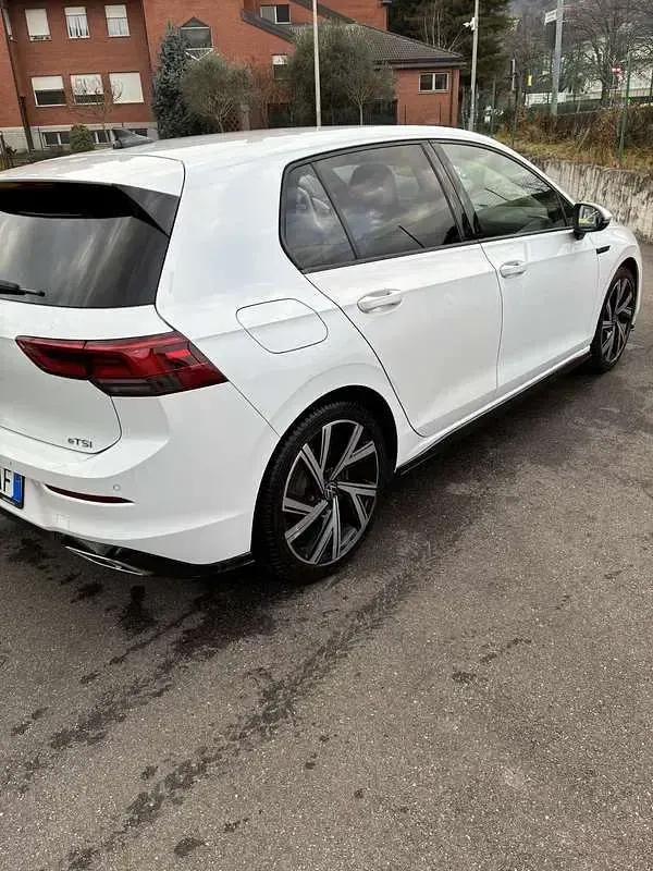 Usata VW Golf VIII R-line 150 CV (110 kW) 2021 Berlina