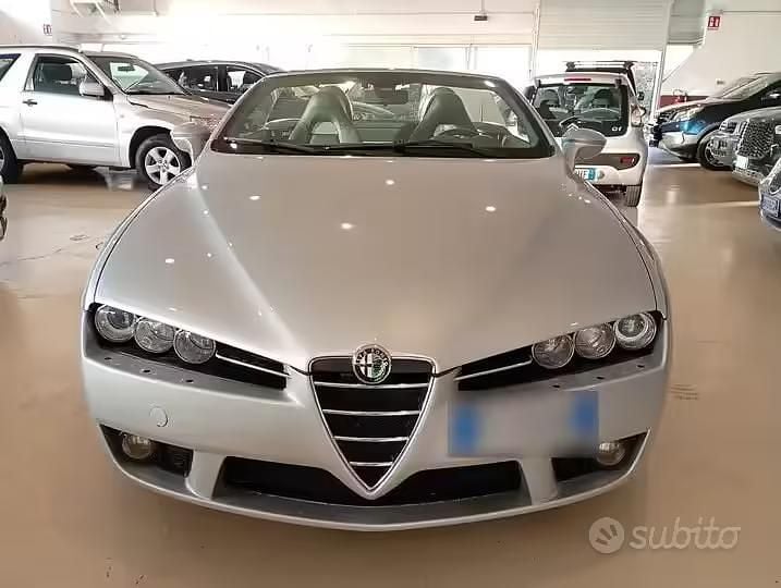Usata Alfa Romeo Spider 260 CV (191 kW) 2009 Grigio Cabrio