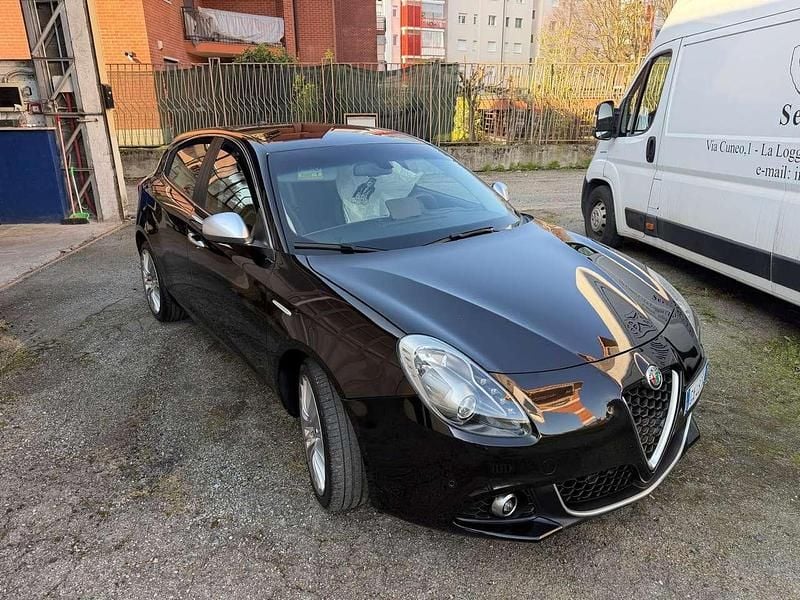 Usata Alfa Romeo Giulietta Super 120 CV (88 kW) 2020 Nero Utilitaria