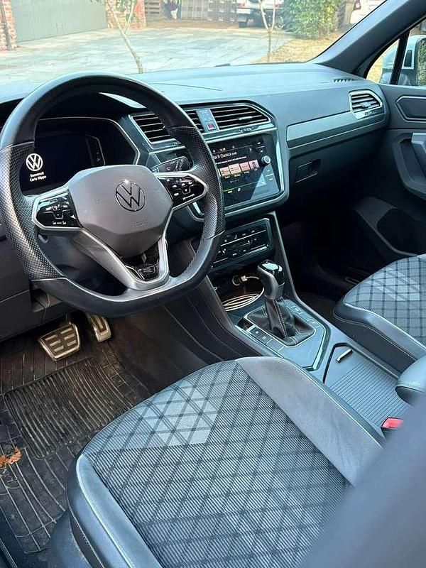 Usata VW Tiguan R-line 150 CV (110 kW) 2022 Argento SUV
