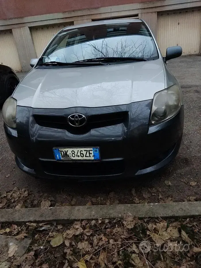 Usata Toyota Auris 177 CV (130 kW) 2007 Grigio Berlina