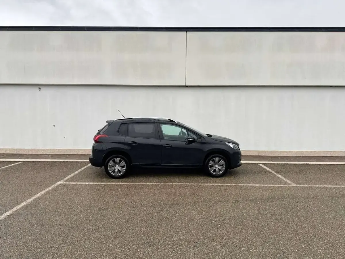 Usata Peugeot 2008 Active 83 CV (61 kW) 2019 Nero SUV