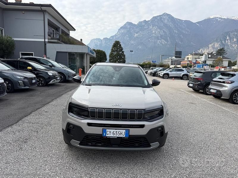 Usata Jeep Avenger Summit 101 CV (74 kW) 2025 Beige SUV