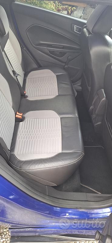 Blu Usata 2017 Ford Fiesta ST Due volumi | 15.000 € (Buon prezzo) - Immagine 1/4
