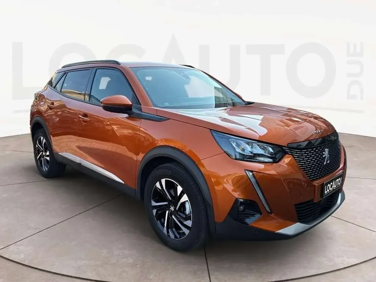 Usata Peugeot 2008 Allure 131 CV (96 kW) 2020 Arancione SUV