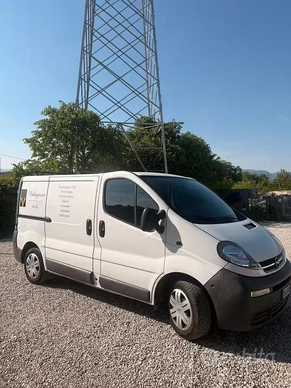 Usata Opel Vivaro 82 CV (60 kW) 2006 Bianco Monovolume