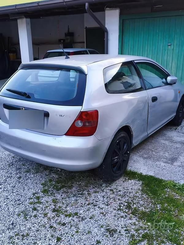Usata Honda Civic 90 CV (66 kW) 2002 Grigio Berlina