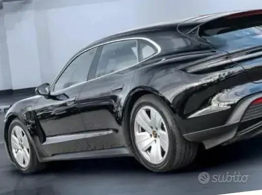 Occasion Porsche Taycan Sport Turismo 300 kW (408 PK) 2022 Zwart Sedan