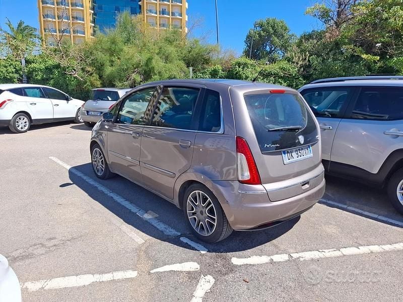 Usata Lancia Musa 90 CV (66 kW) 2009 Monovolume