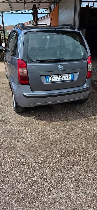 Usata Fiat Idea 95 CV (69 kW) 2004 Grigio Monovolume