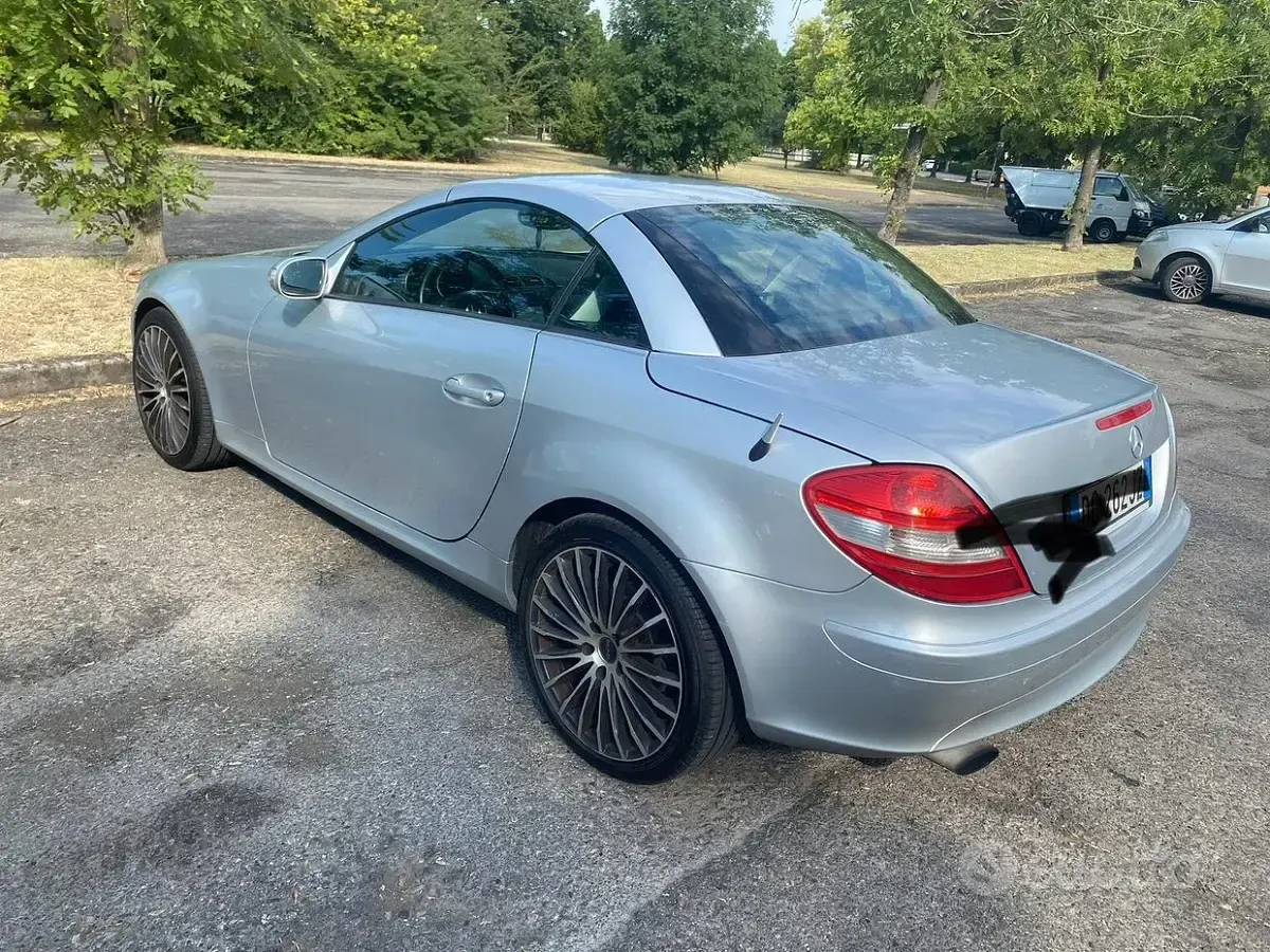 Usata Mercedes SLK200 163 CV (119 kW) 2006 Grigio Cabrio