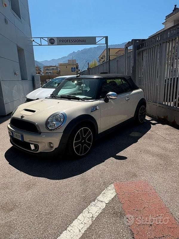 Usata Mini Cooper SD Cabriolet 170 CV (125 kW) 2015 Bianco Cabrio