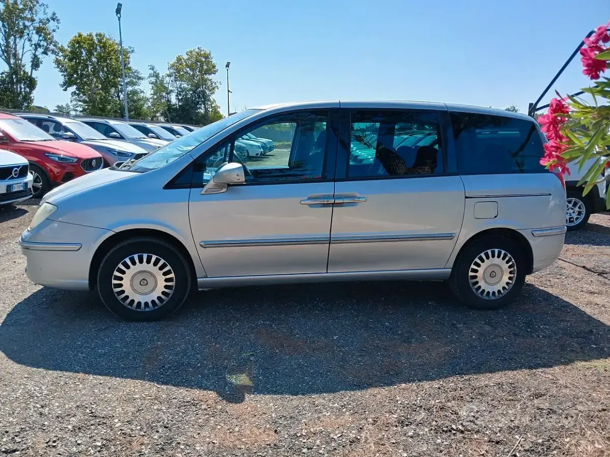 Usata Lancia Phedra 136 CV (100 kW) 2007 Grigio Monovolume
