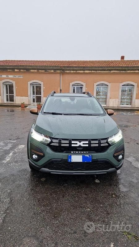 Usata Dacia Sandero Stepway 91 CV (66 kW) 2024 Verde Utilitaria