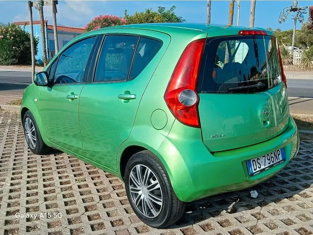 Usata Opel Agila 65 CV (47 kW) 2008 Verde Utilitaria