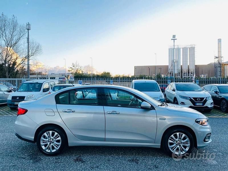 Usata Fiat Tipo Lounge 95 CV (69 kW) 2018 Grigio Berlina