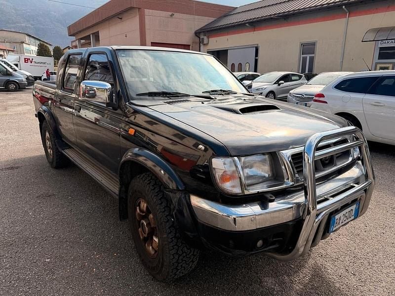Usata Nissan Navara 103 CV (75 kW) 2001 Nero Pick-up