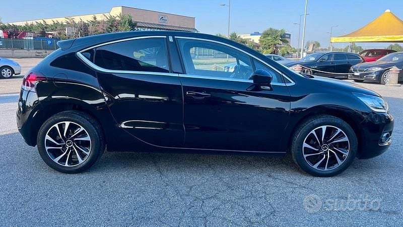Usata DS Automobiles DS4 Business 120 CV (88 kW) 2017 Nero Berlina