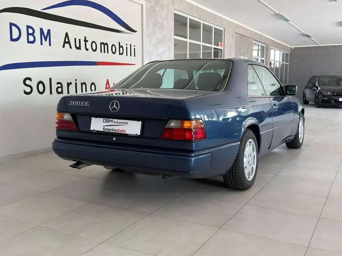 Usata Mercedes 300 179 CV (131 kW) 1988 Blu/azzurro Coupé