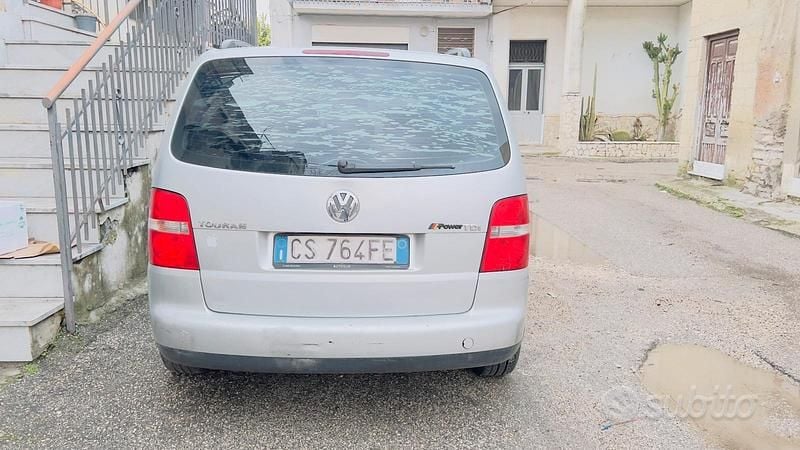 Usata VW Touran 2005 Grigio Monovolume