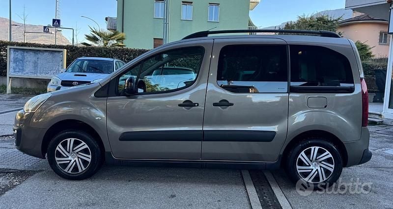 Usata Citroën Berlingo XTR 120 CV (88 kW) 2016 Marrone Monovolume