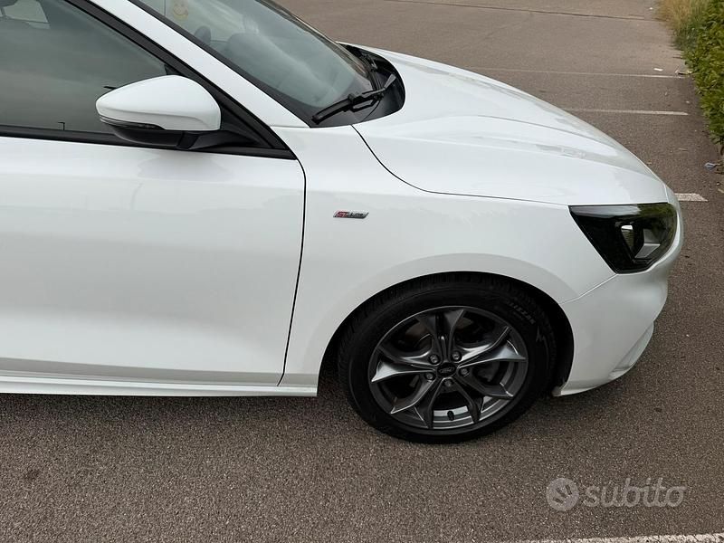 Usata Ford Focus ST-Line 150 CV (110 kW) 2020 Bianco Berlina