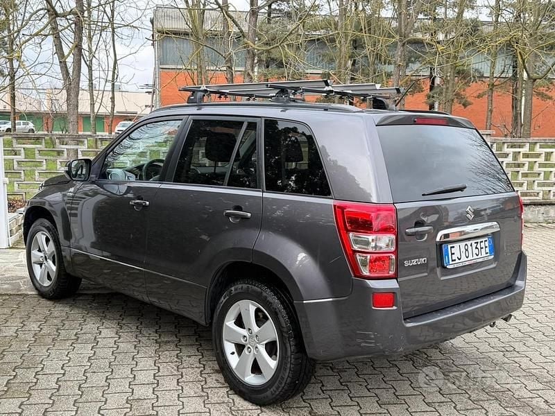 Usata Suzuki Grand Vitara 129 CV (94 kW) 2011 Grigio SUV