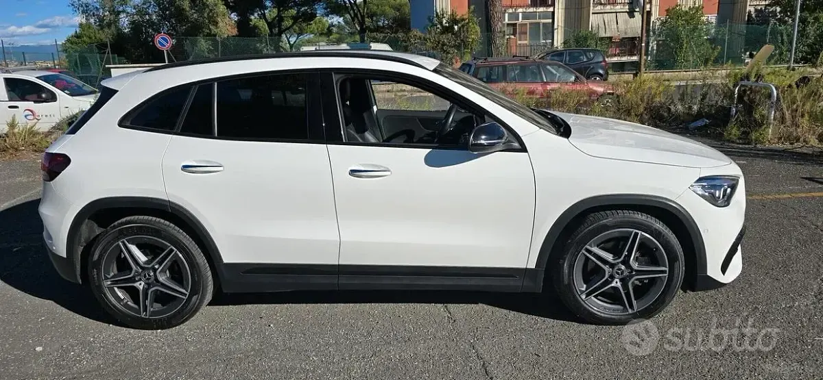 Usata Mercedes GLA200 Premium 150 CV (110 kW) 2020 Bianco SUV