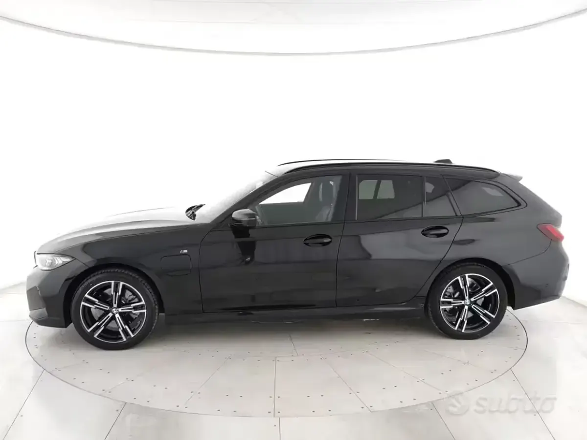 Usata BMW 330 M Sport 184 CV (135 kW) 2025 Nero Station wagon
