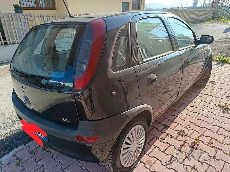 Usata Opel Corsa 75 CV (55 kW) 2003 Nero Utilitaria