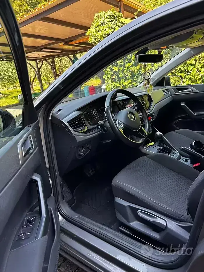 Usata VW Polo R-line 95 CV (69 kW) 2020 Grigio Utilitaria