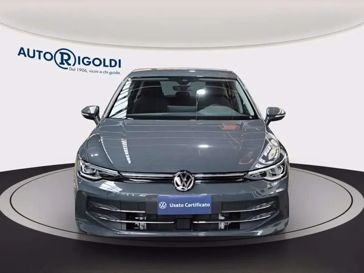 Usata VW Golf VIII Style 150 CV (110 kW) 2025 Dolphin grey metallizzato Berlina
