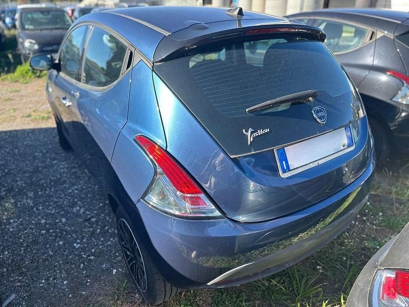 Usata Lancia Ypsilon Silver 69 CV (50 kW) 2023 Blu Utilitaria