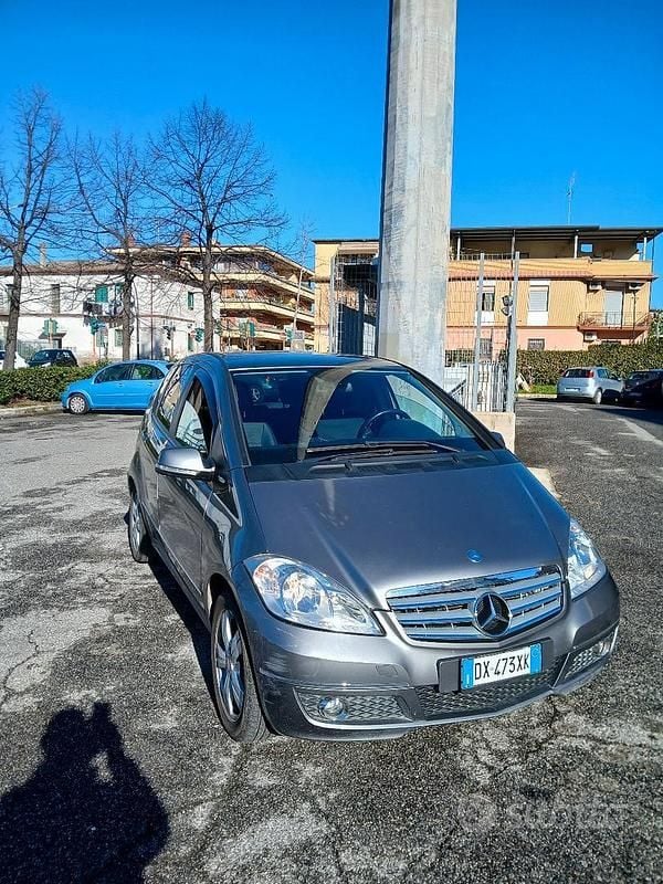 Usata Mercedes A200 140 CV (102 kW) 2009 Grigio Monovolume