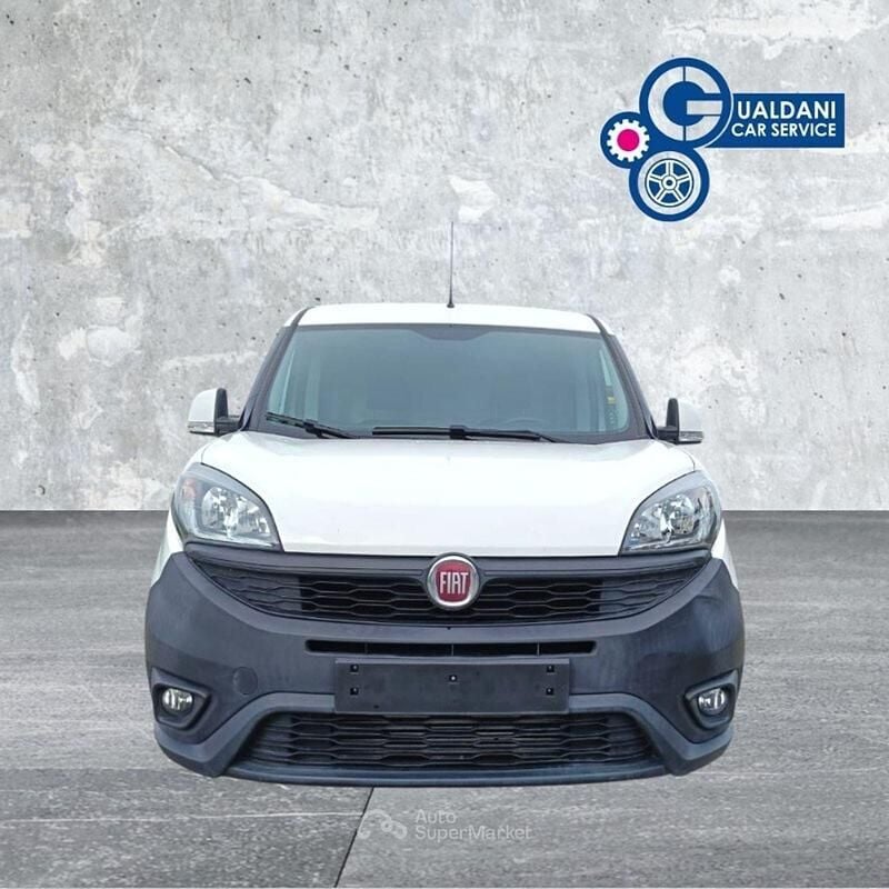 Usata Fiat Doblò Easy 95 CV (69 kW) 2021 Bianco Monovolume