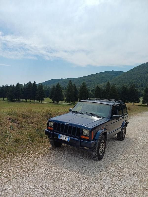 Usata Jeep Cherokee 116 CV (85 kW) 2000 Blu SUV