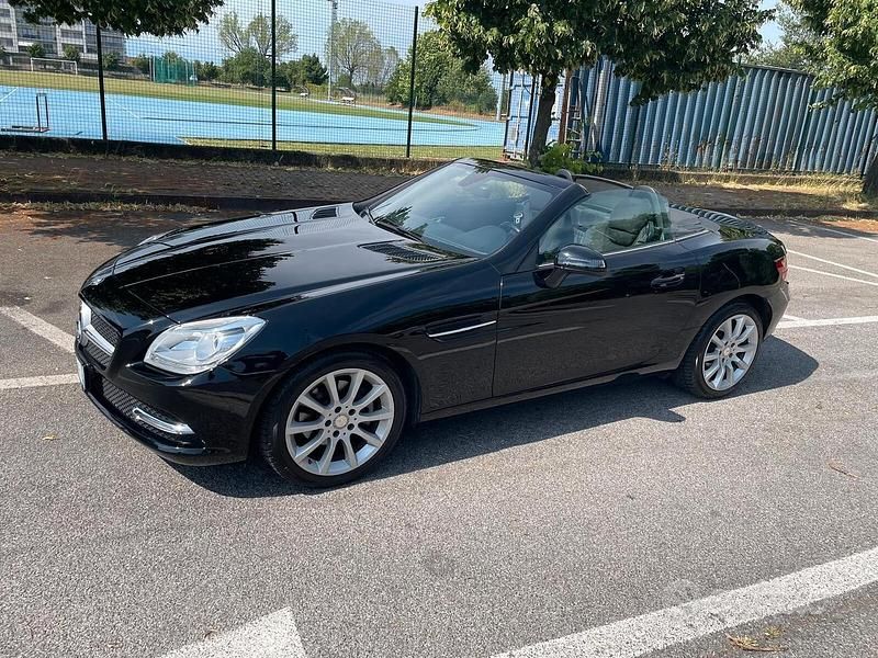 Usata Mercedes SLK200 Premium 184 CV (135 kW) 2011 Nero Cabrio