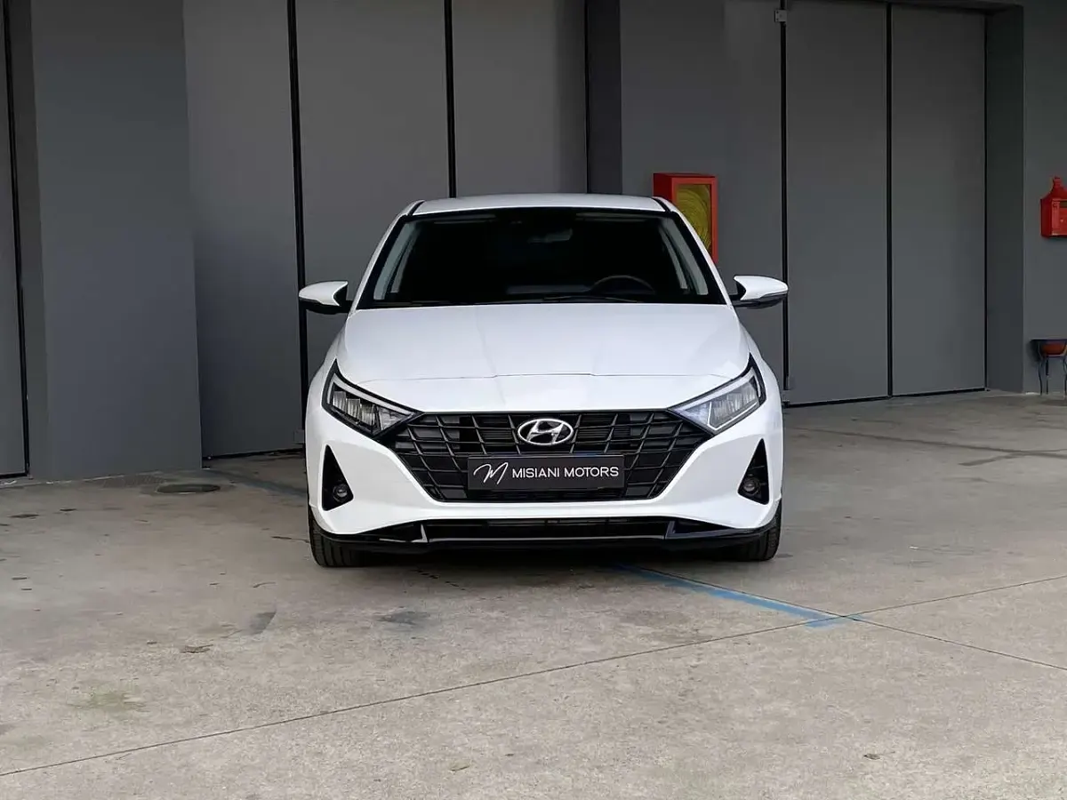Usata Hyundai i20 101 CV (74 kW) 2024 Bianco Utilitaria
