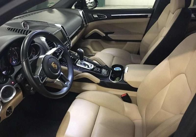 Usata Porsche Cayenne 250 CV (183 kW) 2017 Blu/azzurro SUV