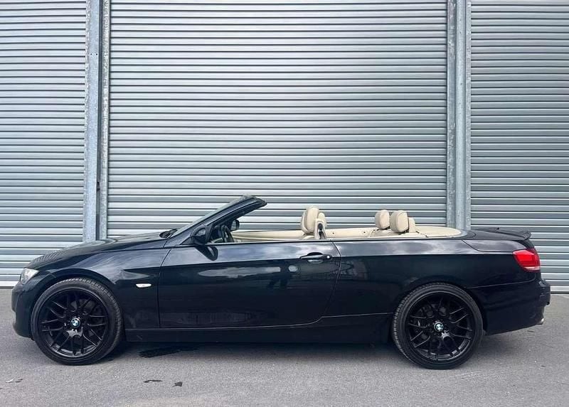 Usata BMW 320 Cabriolet 177 CV (130 kW) 2009 Nero Cabrio