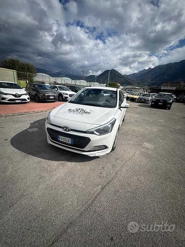 Usata Hyundai i20 Style 75 CV (55 kW) 2017 Bianco Berlina