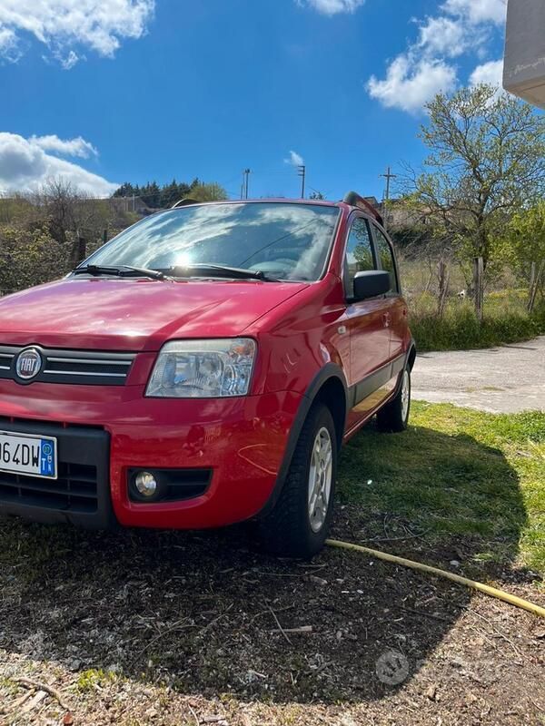 Rosso Usata 2007 Fiat Panda 4x4 Due volumi | 5200 € (Buon prezzo) - Immagine 1/4