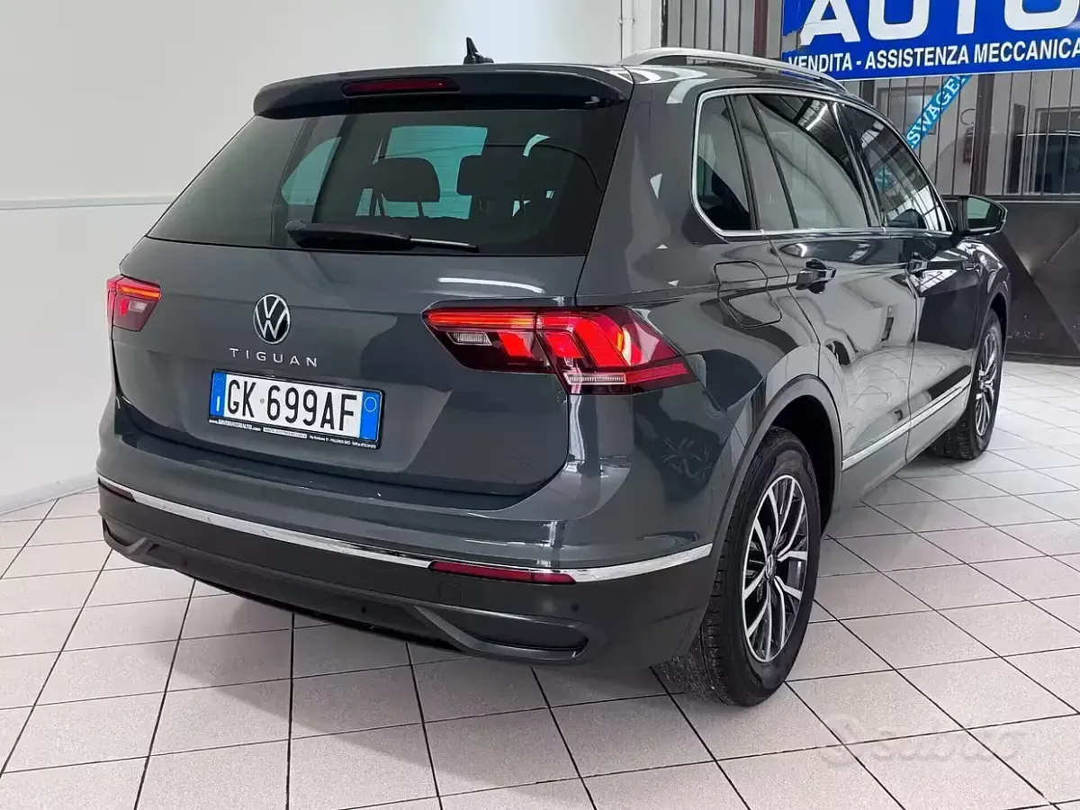 Usata VW Tiguan Life 122 CV (89 kW) 2022 Grigio SUV