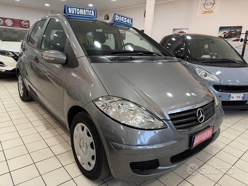 Usata Mercedes A180 109 CV (80 kW) 2009 Grigio Berlina