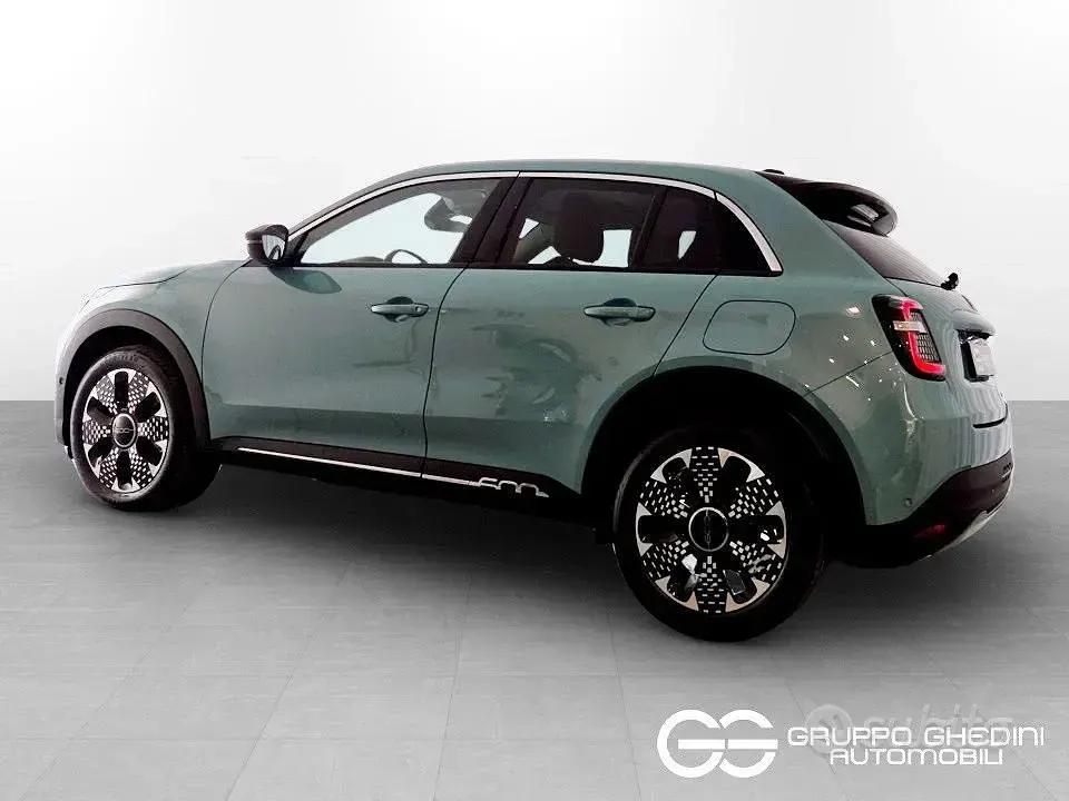 Usata Fiat 600 La Prima 101 CV (74 kW) 2025 Azzurro cielo d'italia SUV