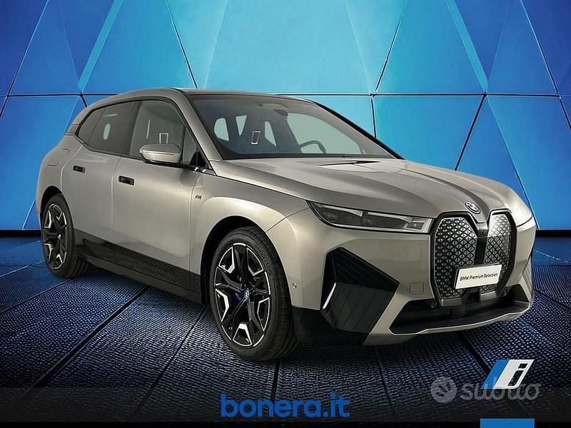 Usata BMW iX Efficient Dynamics 455 kW (619 CV) 2023 Grigio SUV