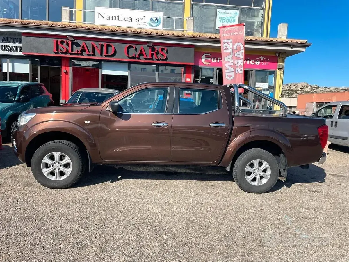 Usata Nissan Navara 163 CV (119 kW) 2018 Marrone Pick-up
