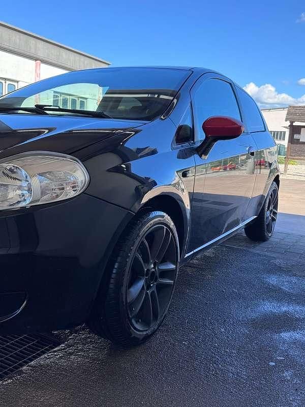 Usata Fiat Grande Punto Active 75 CV (55 kW) 2007 Nero Utilitaria