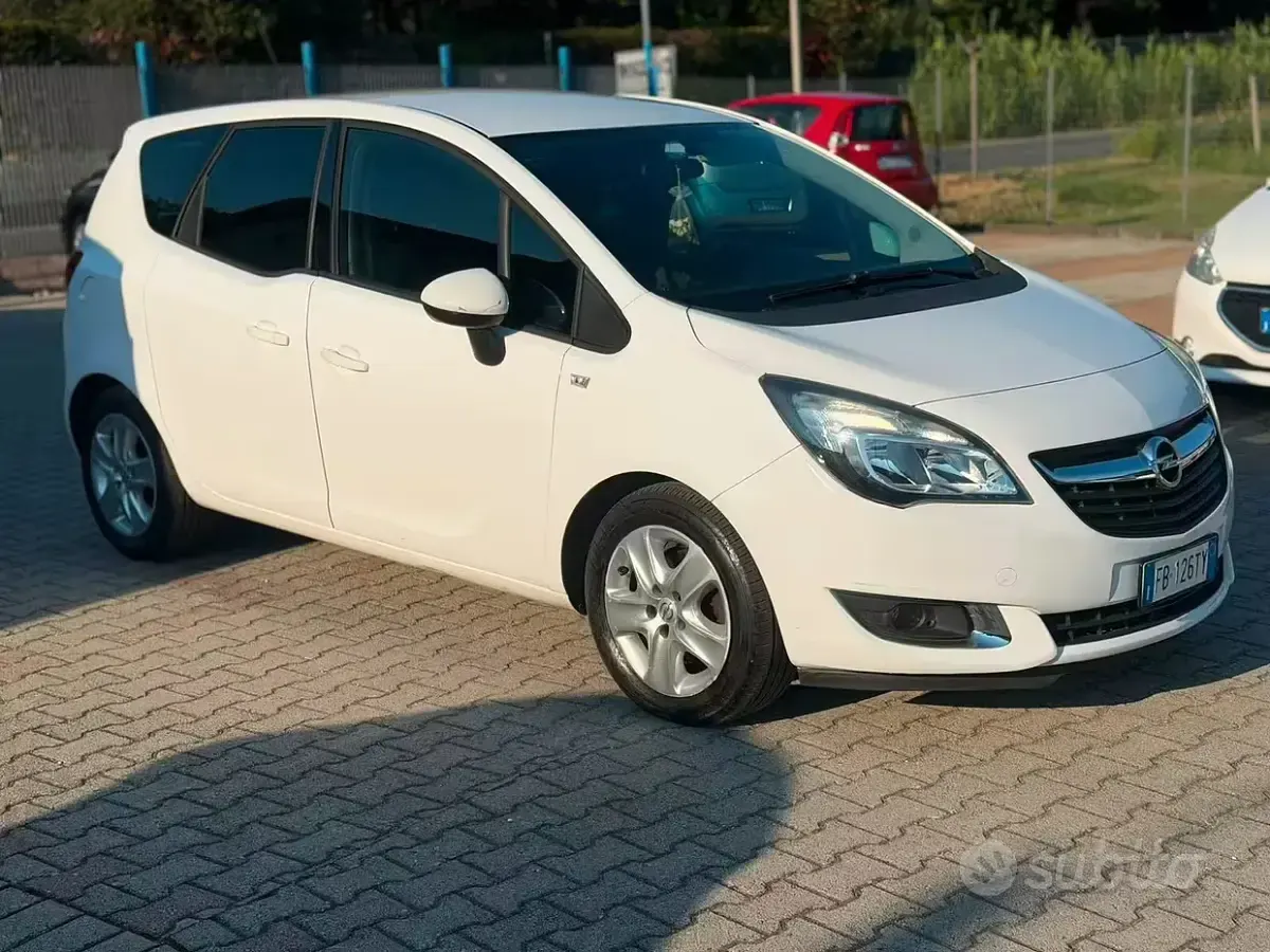 Usata Opel Meriva Cosmo 120 CV (88 kW) 2016 Bianco Monovolume